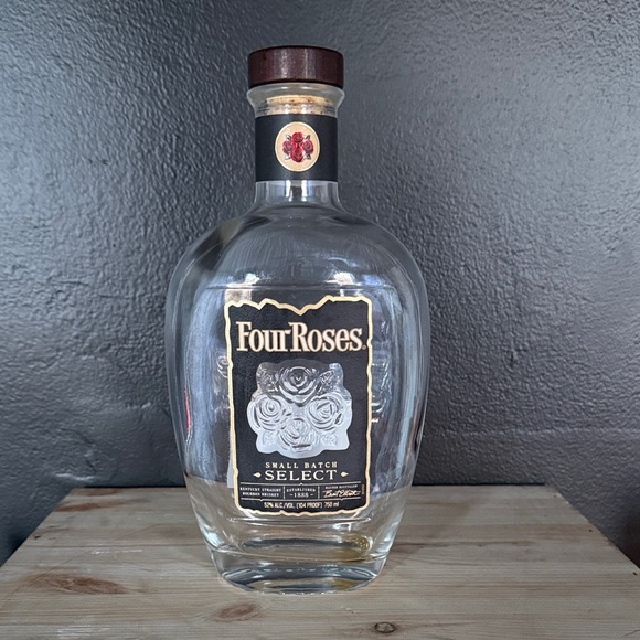 Four Roses Small Batch ‘Select’ Bourbon EMPTY BOTTLE Rare - Picture 2 of 6